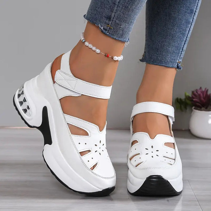 Laura Women&