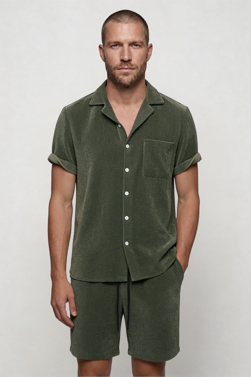Men's Open Collar Short Sleeve Shirt and Shorts Set with Waffle Surface and Chest Pocket