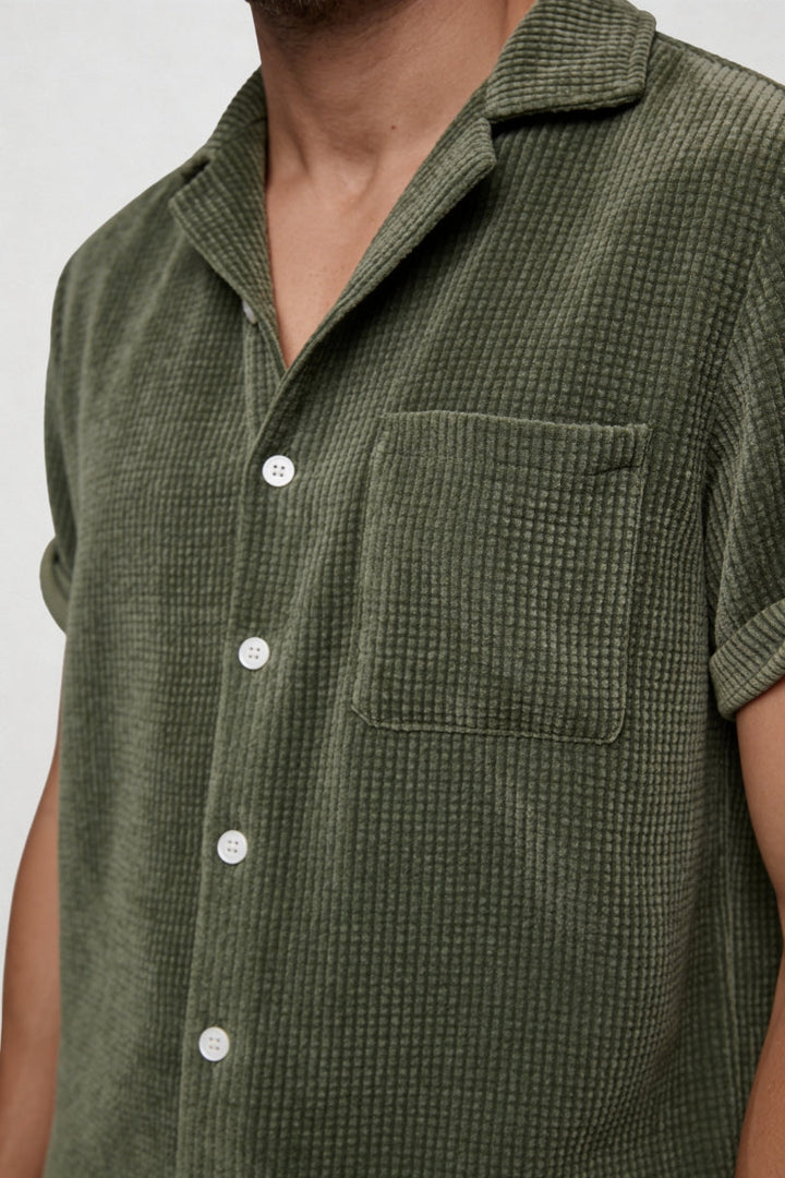 Men's Open Collar Short Sleeve Shirt and Shorts Set with Waffle Surface and Chest Pocket
