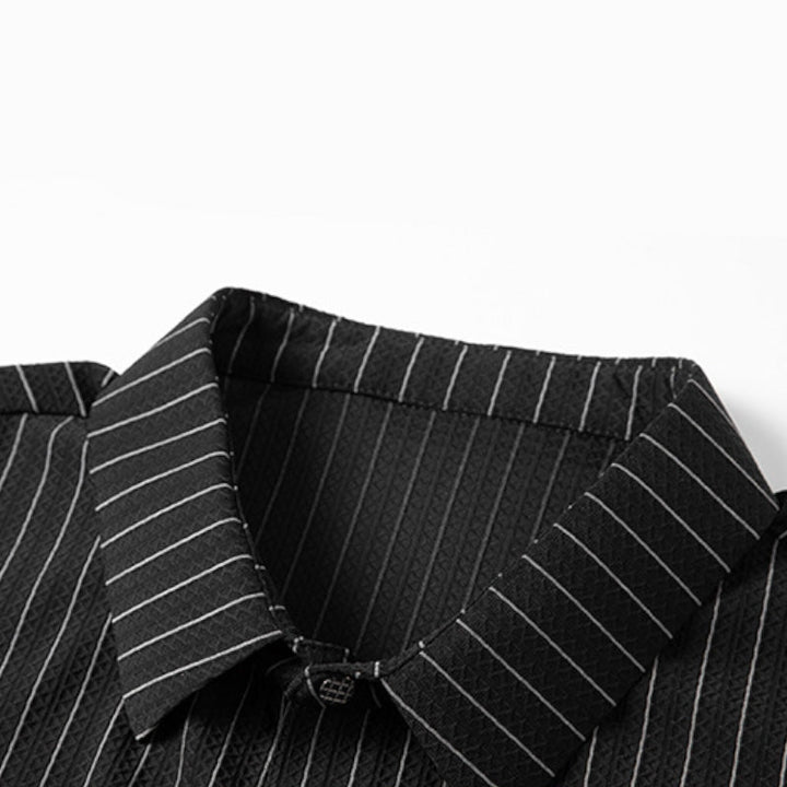 Men's Pinstriped Short-Sleeve Shirt with Folded Collar and Full Button-Front Closure