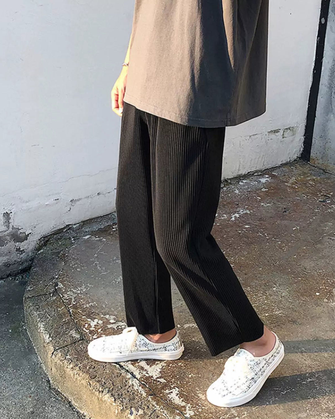 Men's Pleated Long Trousers with Elastic Waistband and Wide Leg