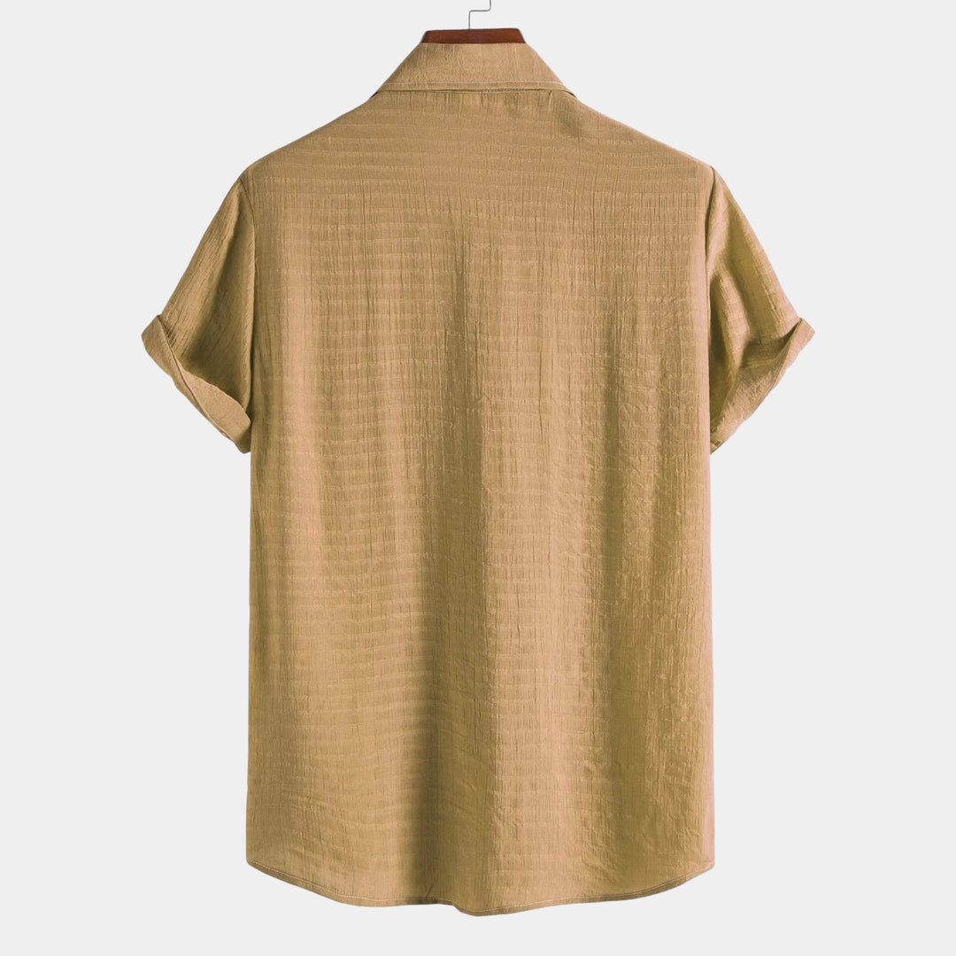 Men's Short Sleeve Button-Front Shirt with Spread Collar and Rolled Cuffs