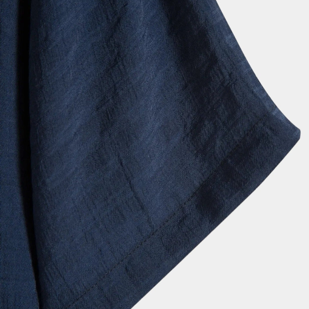 Men's Short Sleeve Button-Front Shirt with Spread Collar and Rolled Cuffs