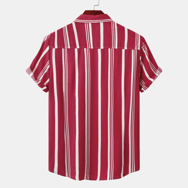 Men's Short Sleeve Button-Front Shirt with Spread Collar and Vertical Stripes