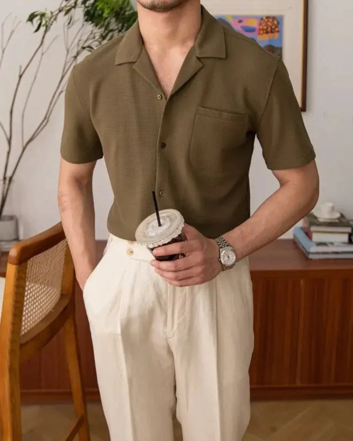 Men's Short Sleeve Camp Collar Shirt with Button-Front Closure and Chest Patch Pocket