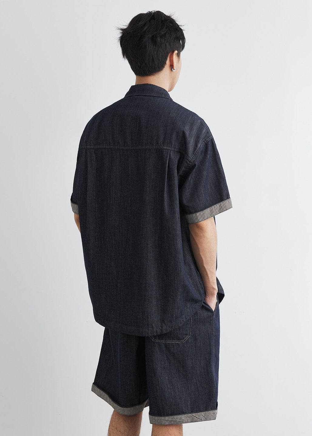 Men's Short Sleeve Denim Shirt and Shorts Set with Point Collar and Checked Cuff Trim
