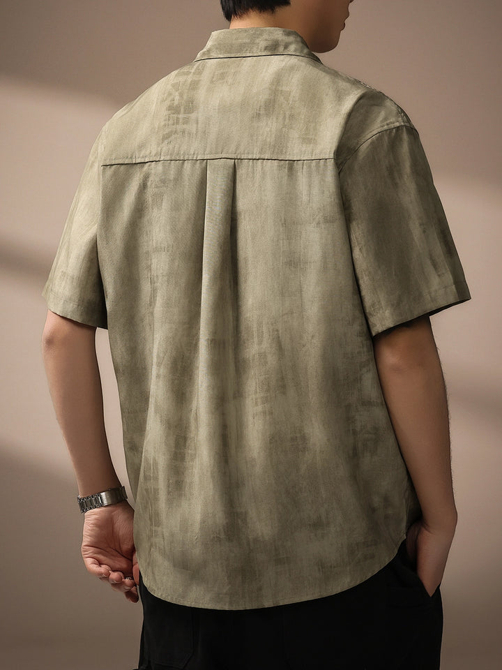 Men's Short Sleeve Mottled Texture Shirt with Spread Collar and Button-Front Placket