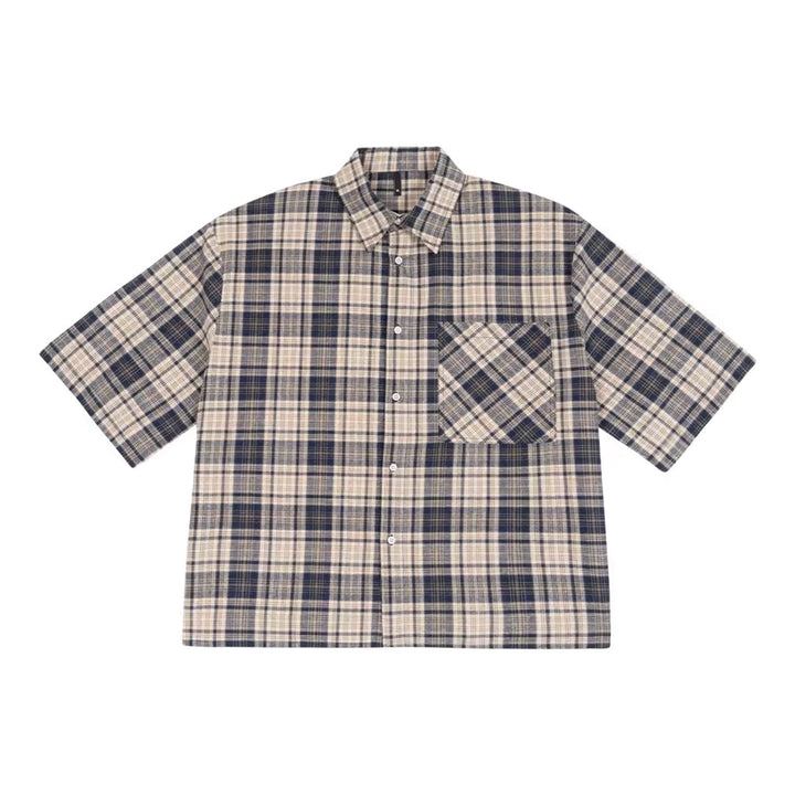 Men's Short-Sleeve Plaid Shirt with Button-Front Closure and Chest Patch Pocket