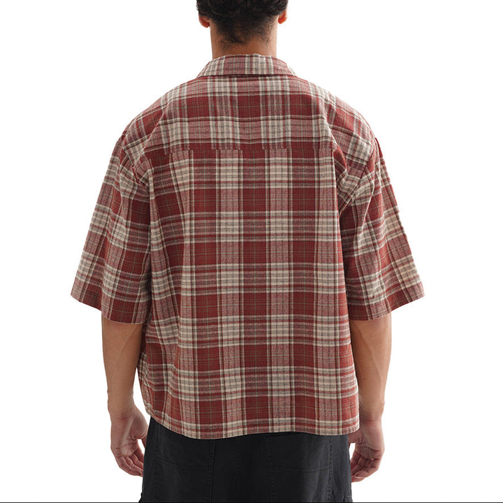 Men's Short-Sleeve Plaid Shirt with Button-Front Closure and Chest Patch Pocket