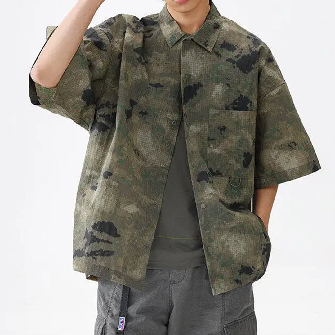 Men's Short Sleeve Point Collar Shirt with All-Over Camouflage Print and Chest Pocket