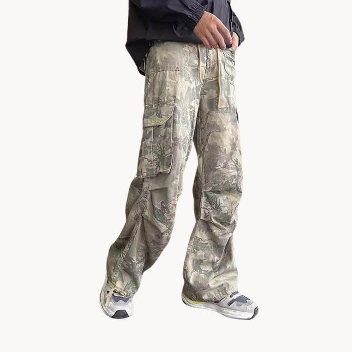 Men's Wide-Leg Camo Print Cargo Trousers with Drawstring Waist and Buckle Strap Side Pockets