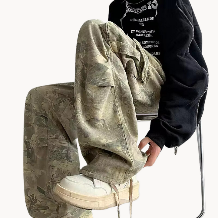 Men's Wide-Leg Camo Print Cargo Trousers with Drawstring Waist and Buckle Strap Side Pockets