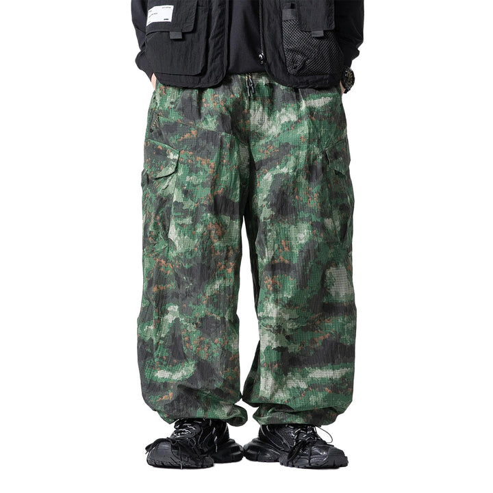 Men's Wide-Leg Elastic Waist Camouflage Cargo Trousers with Drawstring Hem
