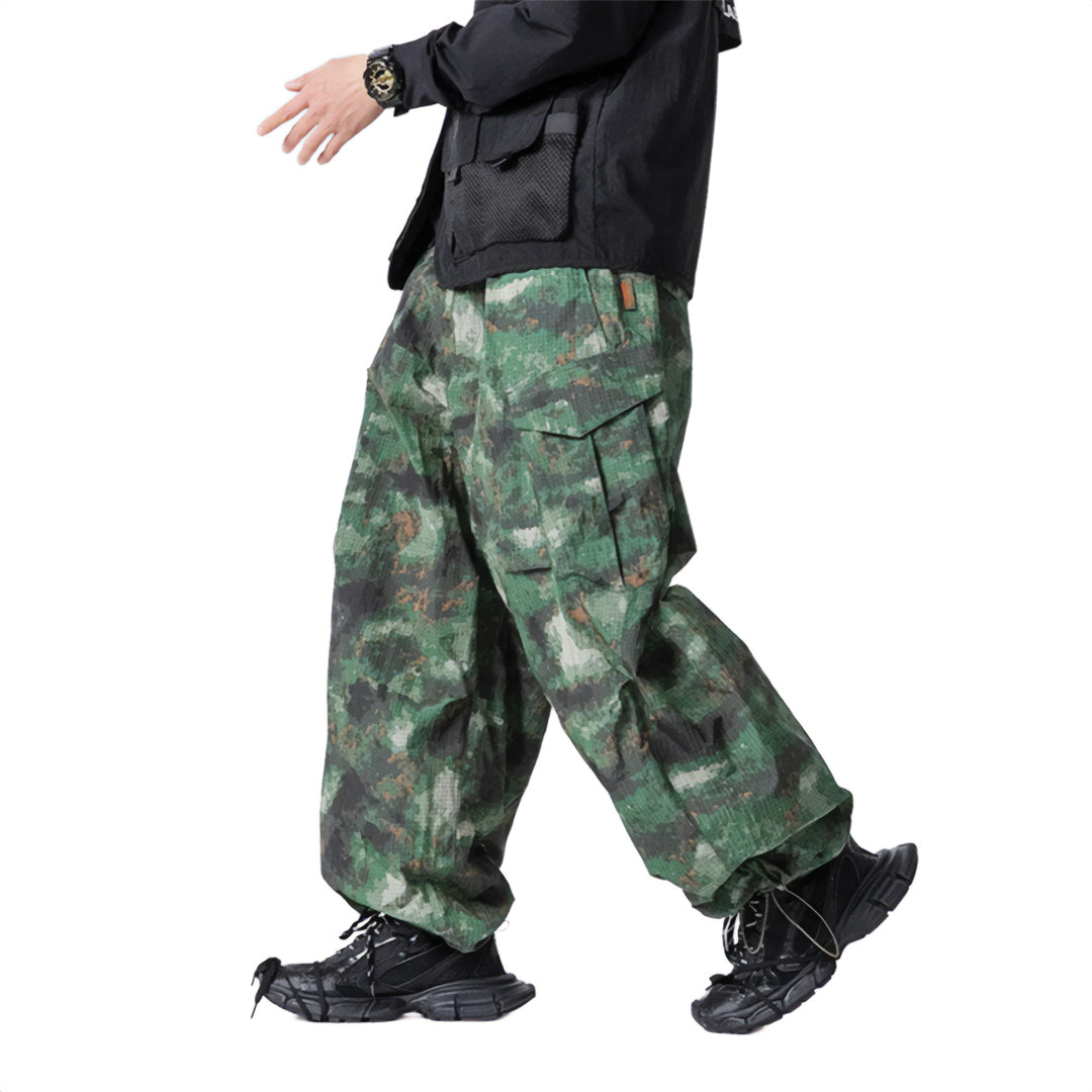Men's Wide-Leg Elastic Waist Camouflage Cargo Trousers with Drawstring Hem