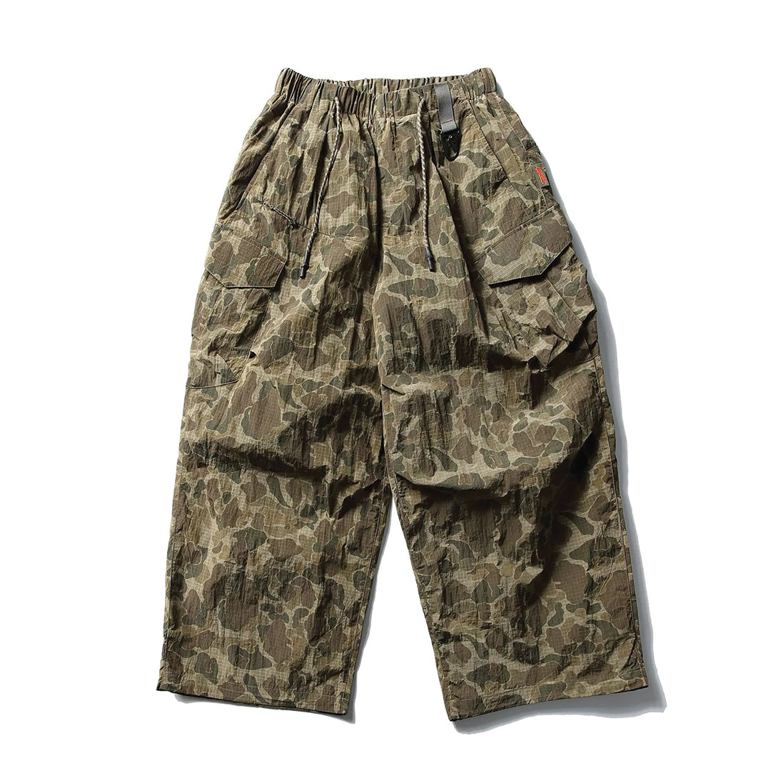 Men's Wide-Leg Elastic Waist Camouflage Cargo Trousers with Drawstring Hem