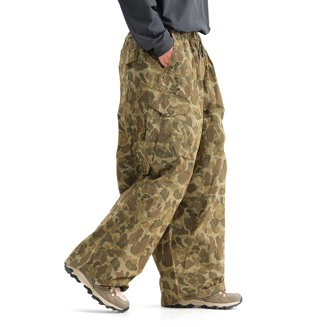 Men's Wide-Leg Elastic Waist Camouflage Cargo Trousers with Drawstring Hem