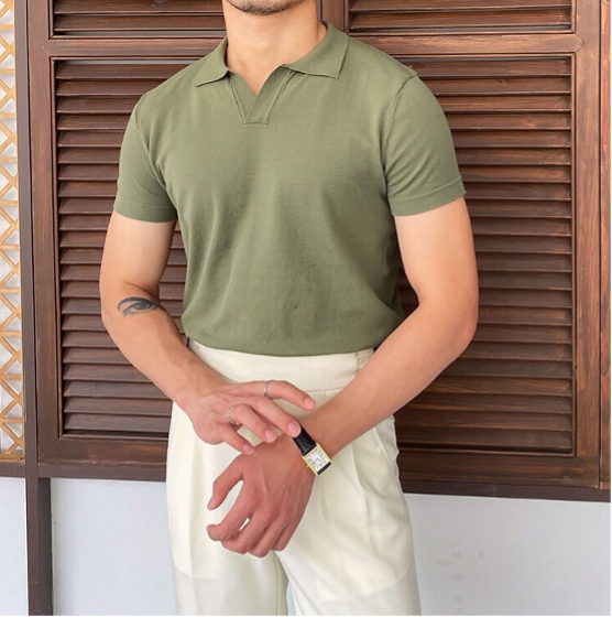 Men's Open V-Neckline Spread Collar Short-Sleeve Polo Shirt