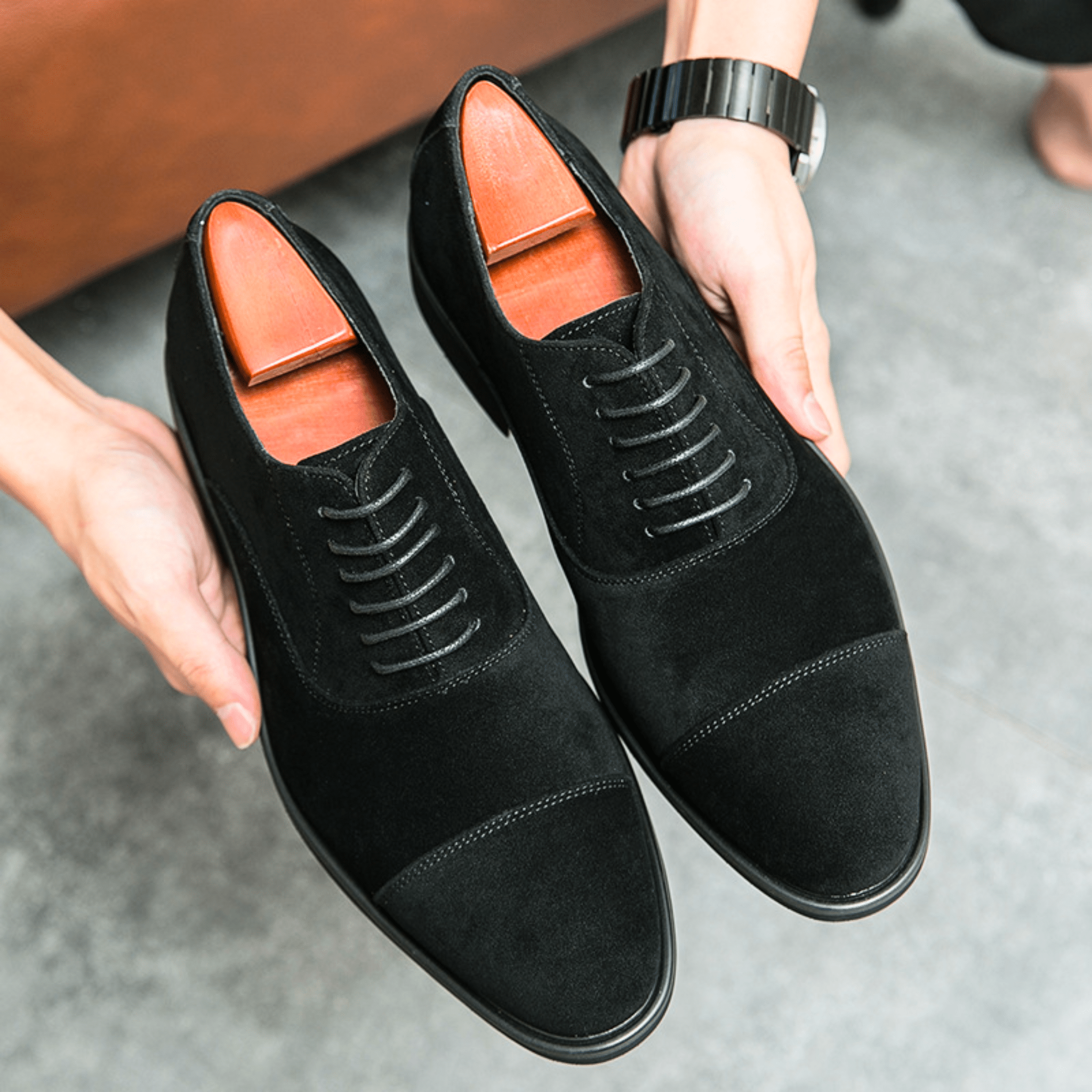 Black / 12