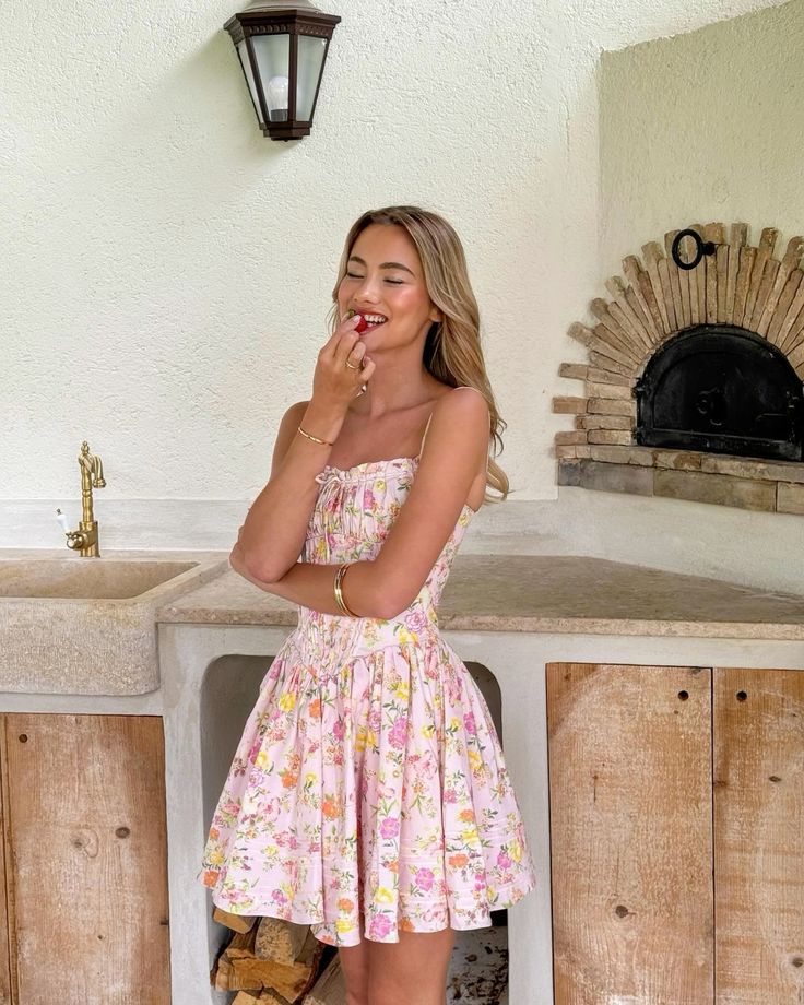 Women's Floral Sweetheart Neckline Mini Dress with Wide Straps and Pleated Skirt