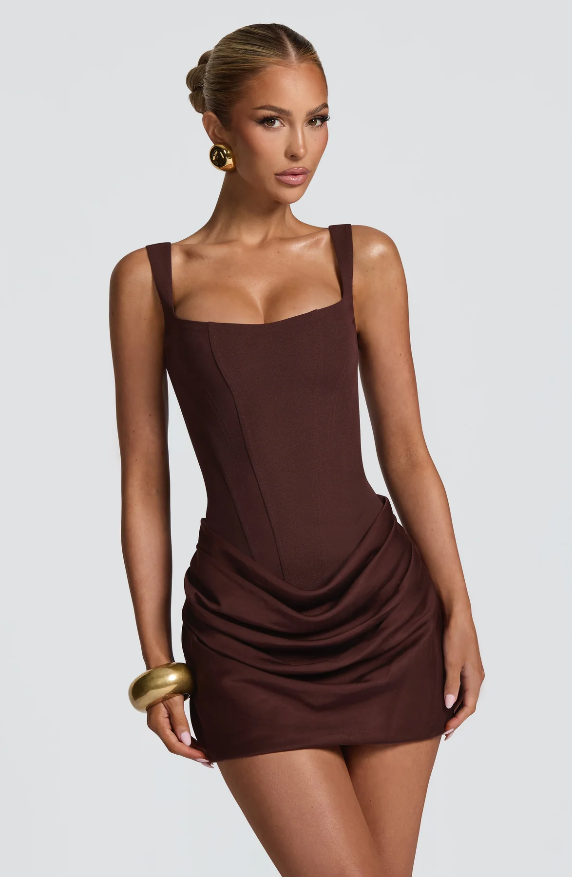 Brown / L
