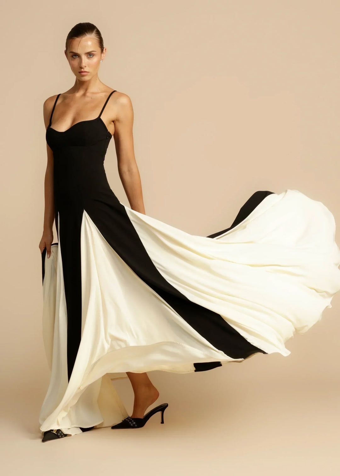 Women's Sweetheart Neckline Maxi Dress with Spaghetti Straps and Contrast Panel Skirt